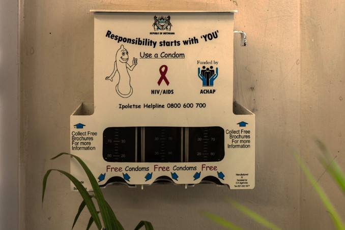 Kondomautomat an Grenze Namibia-Botswana
