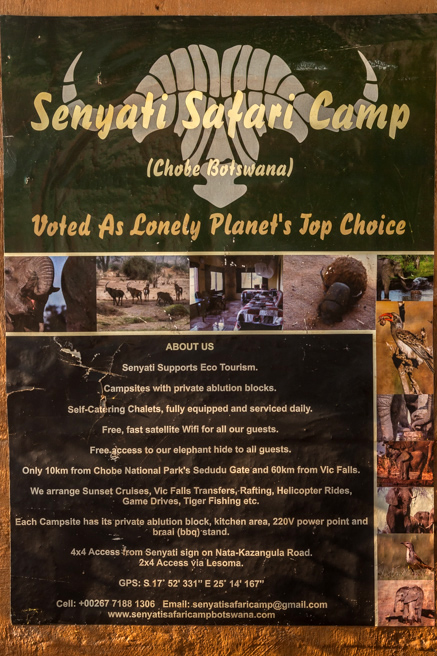 Plakat im Senyati Safari Camp